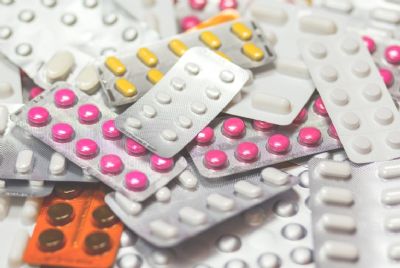 Projeto que isenta medicamentos do imposto de importa��o vai � san��o  Fonte: Ag�ncia Senado