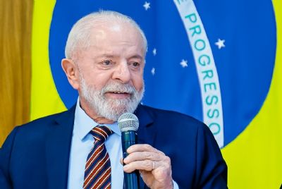 33% dos brasileiros avaliam o governo de Lula de forma positiva