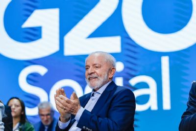 Lula tem 35% de aprova��o e 34% de reprova��o ap�s dois anos de governo, aponta Datafolha