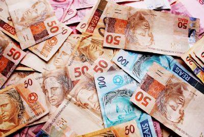 Segunda parcela do 13� sal�rio deve ser paga at� esta sexta-feira (20); veja quem recebe