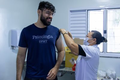 Jovens de 15 a 19 anos podem se vacinar contra o HPV em 72 unidades de sa�de de Cuiab� at� dezembro