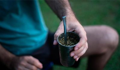 Prefeito pro�be consumo de terer� em locais p�blicos de Pocon� (MT) para evitar cont�gio da Covid-19