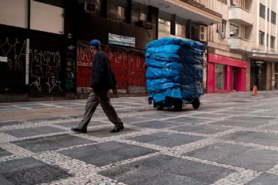 PIB tem tombo recorde de 9,7% no 2� trimestre e Brasil entra de novo em recess�o
