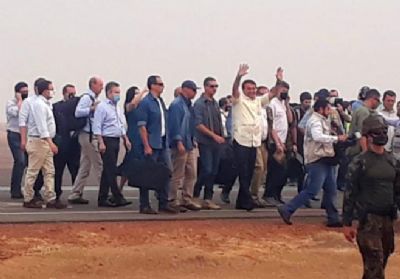 Bolsonaro desembarca em Sinop e pode seguir para inc�ndios no Pantanal