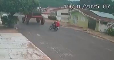 Jovem passa de moto por baixo de m�quina agr�cola, bate cabe�a e morre