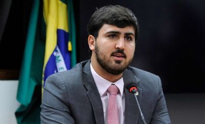Deputado critica a��es de �manipula��o� na elei��o
