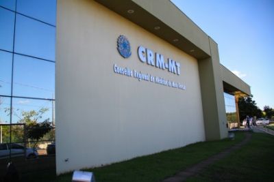Homem � preso por tentar tirar CRM com documento falso e medicina