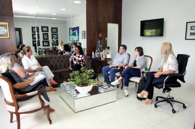 VG empossa 100 aprovados em concurso