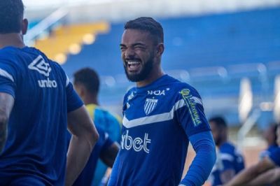 ​Cuiab� vence a concorr�ncia de times da S�rie A e acerta a contrata��o do volante Raniele, do Ava�