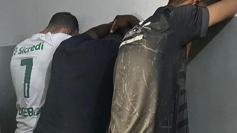 Tr�s homens com passagens criminais s�o presos em VG por com�rcio ilegal de arma de fogo