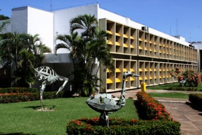 Estudantes denunciam ass�dio e persegui��o na UFMT