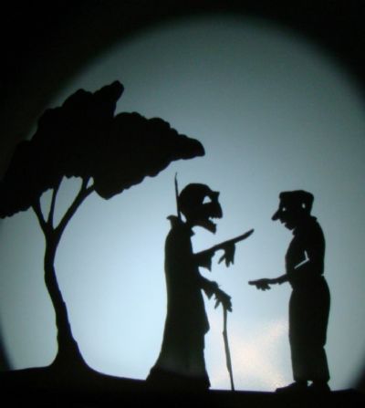 Shopping Popular recebeu uma tarde repleta de hist�rias de terror e a arte do teatro animado