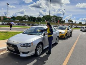 Semob realiza blitz educativa para coibir estacionamento irregular em vagas especiais