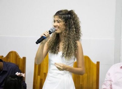 Vereadora Rhillary reafirma pr�-candidatura e nega recuo em �troca de nomea��o em concurso�