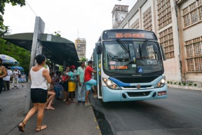 Pontos de �nibus da Pra�a Alencastro s�o transferidos temporariamente