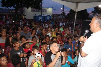Solidariedade e alegria fizeram parte do Dia das Crian�as no Bairro Dr. F�bio I e II em Cuiab�.