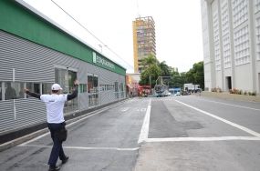 Semob orienta popula��o sobre acesso seguro � Esta��o Alencastro