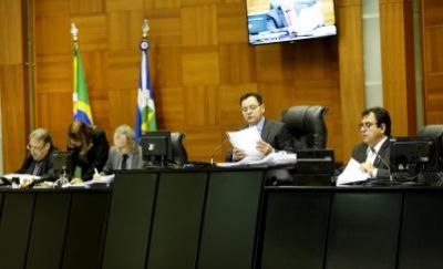 Parlamentares cobram relat�rios sobre servi�os essenciais prestados aos consumidores