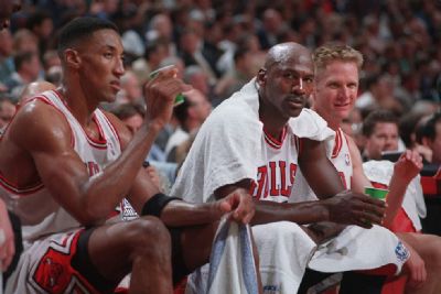Scottie Pippen est� furioso com Michael Jordan ap�s document�rio, diz jornalista