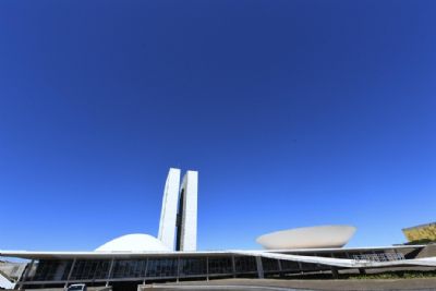 Senado vota hoje PEC que autoriza volta do aux�lio emergencial