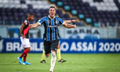 Gr�mio vence Atl�tico-GO em Porto Alegre