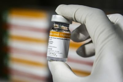 MT deve receber nova remessa com 32 mil doses de vacina contra Covid-19, diz secret�rio