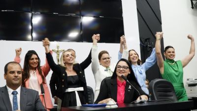 Pela primeira vez, C�mara elege Mesa totalmente feminina