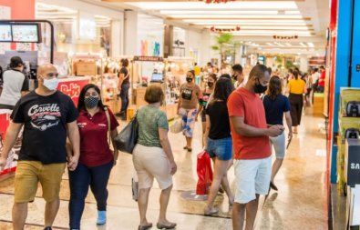 Empres�rios querem ampliar hor�rio dos bares e shoppings no fim de semana em MT