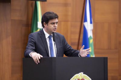 Deputado aponta preju�zos no funcionamento das escolas