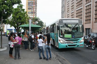 Semob refor�a orienta��o sobre embarque e desembarque na regi�o da Ipiranga