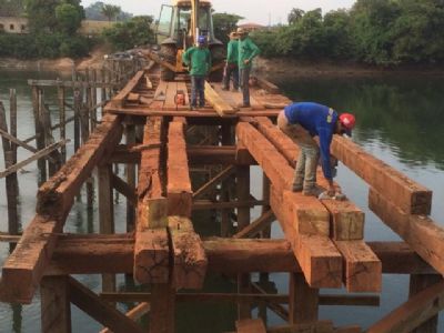 Secretaria adota o �pare e siga� durante a interdi��o da Ponte do Rio dos Peixes