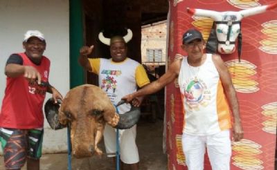 Tradicional elei��o de presidente da Associa��o dos Cornos reelege candidato