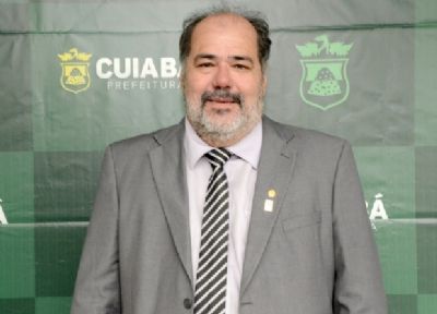 Com 50% do pulm�o comprometido pela Covid-19, secret�rio � levado para S�o Paulo