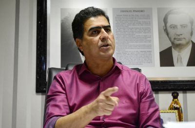 Lei de Pacto pela Defesa dos Servidores do Estado, de autoria de Emanuel, � sancionada
