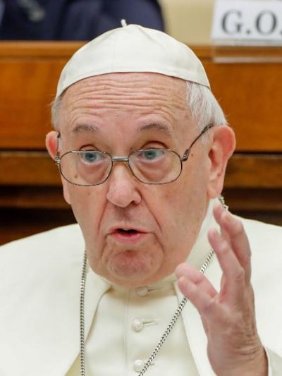 Papa rejeita proposta de ordenar homens casados como padres na Amaz�nia