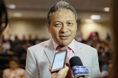 Justi�a determina fechamento do com�rcio e suspens�o de atividades n�o essenciais