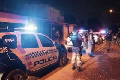 Com bar fechado um grupo se revolta e causa confus�o, sendo preciso acionar a pol�cia