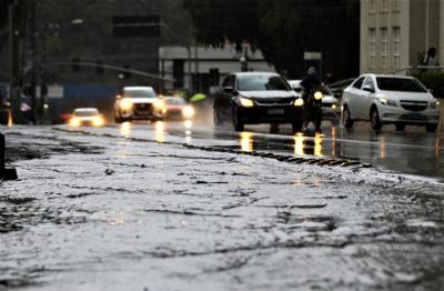 Ap�s tempestade, instituto prev� mais chuva para Cuiab� e 117 cidades de MT