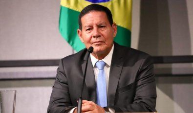 Mour�o trata de opera��o em MT