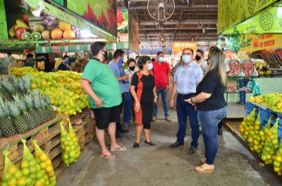 Vuolo dialoga com associa��es em visita � Central de Abastecimento, Shopping Orla e Mercado do Porto
