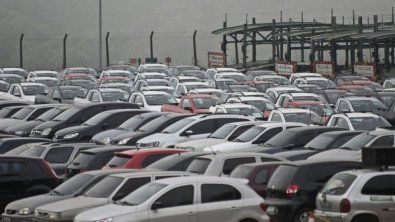 Brasil tem 29 f�bricas de ve�culos paradas