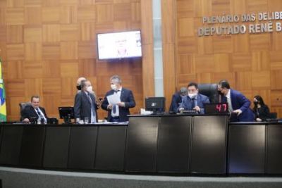 13 deputados garantem que votaram a favor dos inativos