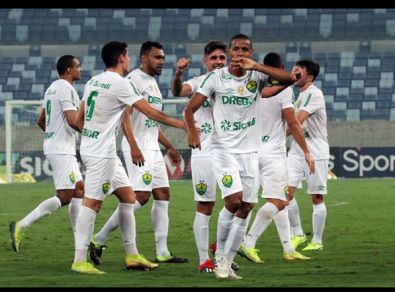 Cuiab� derrota o Oeste em jogo na Arena Pantanal e reassume lideran�a da S�rie B