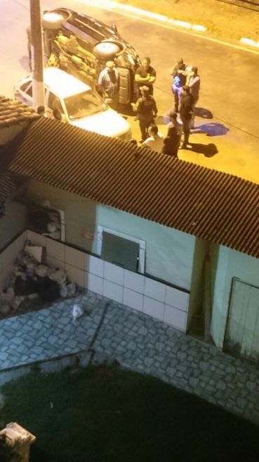 Campe�o de jud� capota Land Rover em avenida de Cuiab�