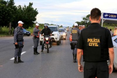 Opera��o prende seis por alcoolemia em dia de jogo da Copa