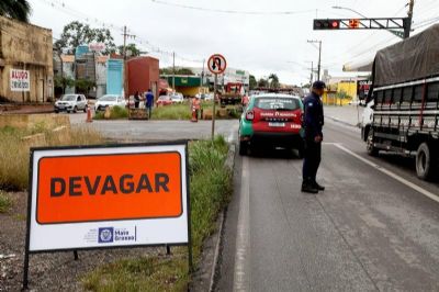 ​Trecho na Feb passa funcionar meia pista para obras do BRT