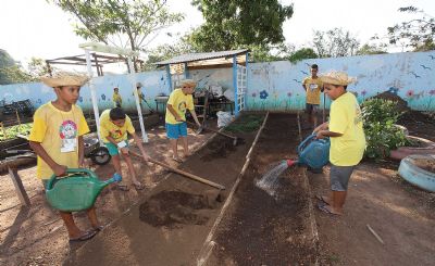 Escola em Tempo Ampliado desperta em alunos produ��o art�stico-cultural e liter�ria