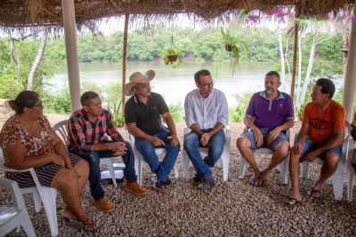 Durante programa eleitoral, pescadores e ribeirinhos declaram apoio a L�dio Cabral