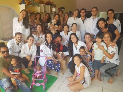 ​Terapia com c�es ajuda no tratamento de crian�as hospitalizadas
