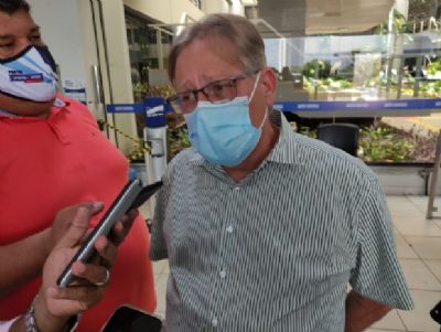 MS recebe mais doses de vacina para profissionais de seguran�a e Gilberto pede explica��es